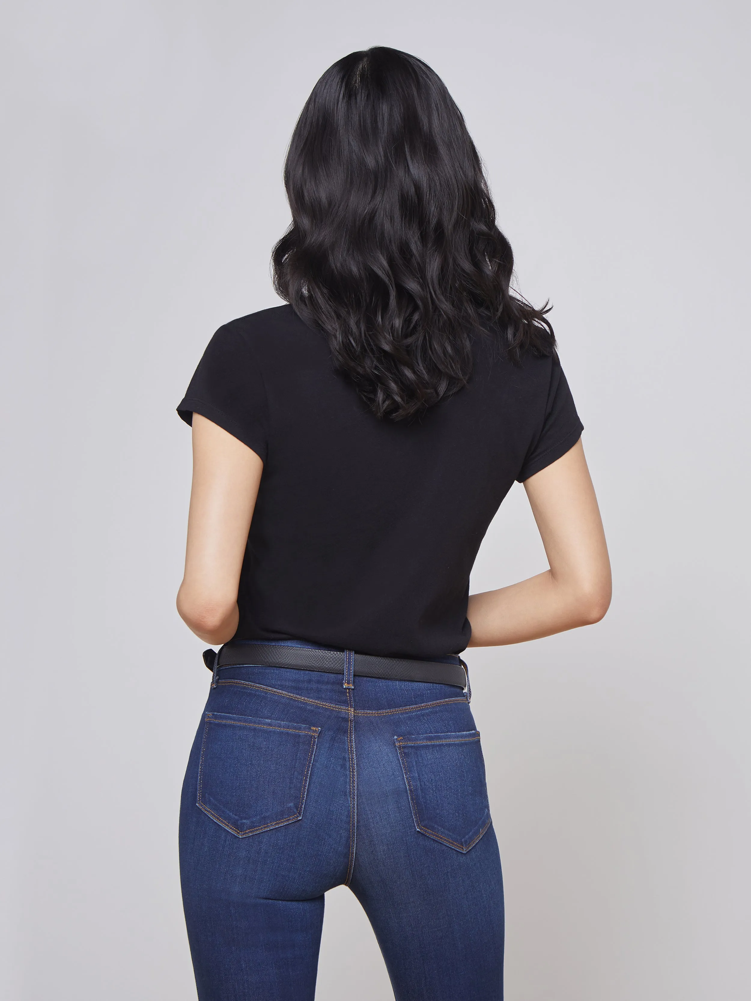 Becca Baumwoll-V-Ausschnitt T-Shirt