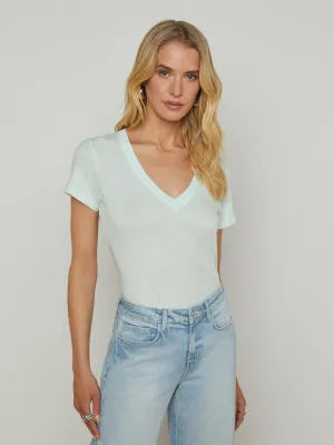 Becca Baumwoll-V-Ausschnitt T-Shirt