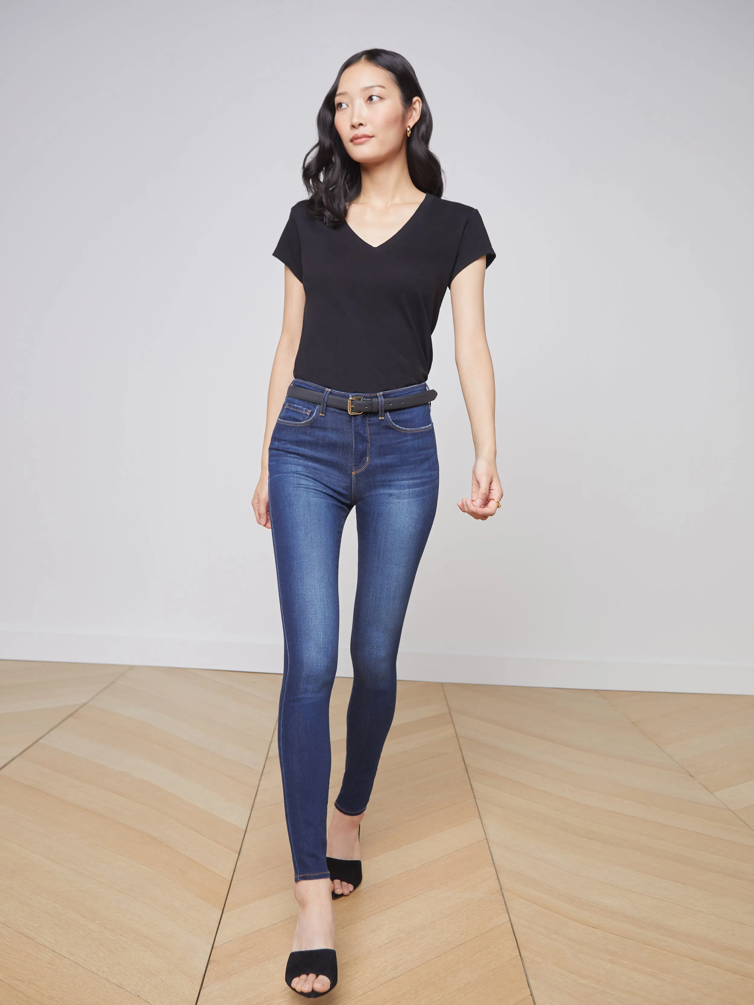 Becca Baumwoll-V-Ausschnitt T-Shirt