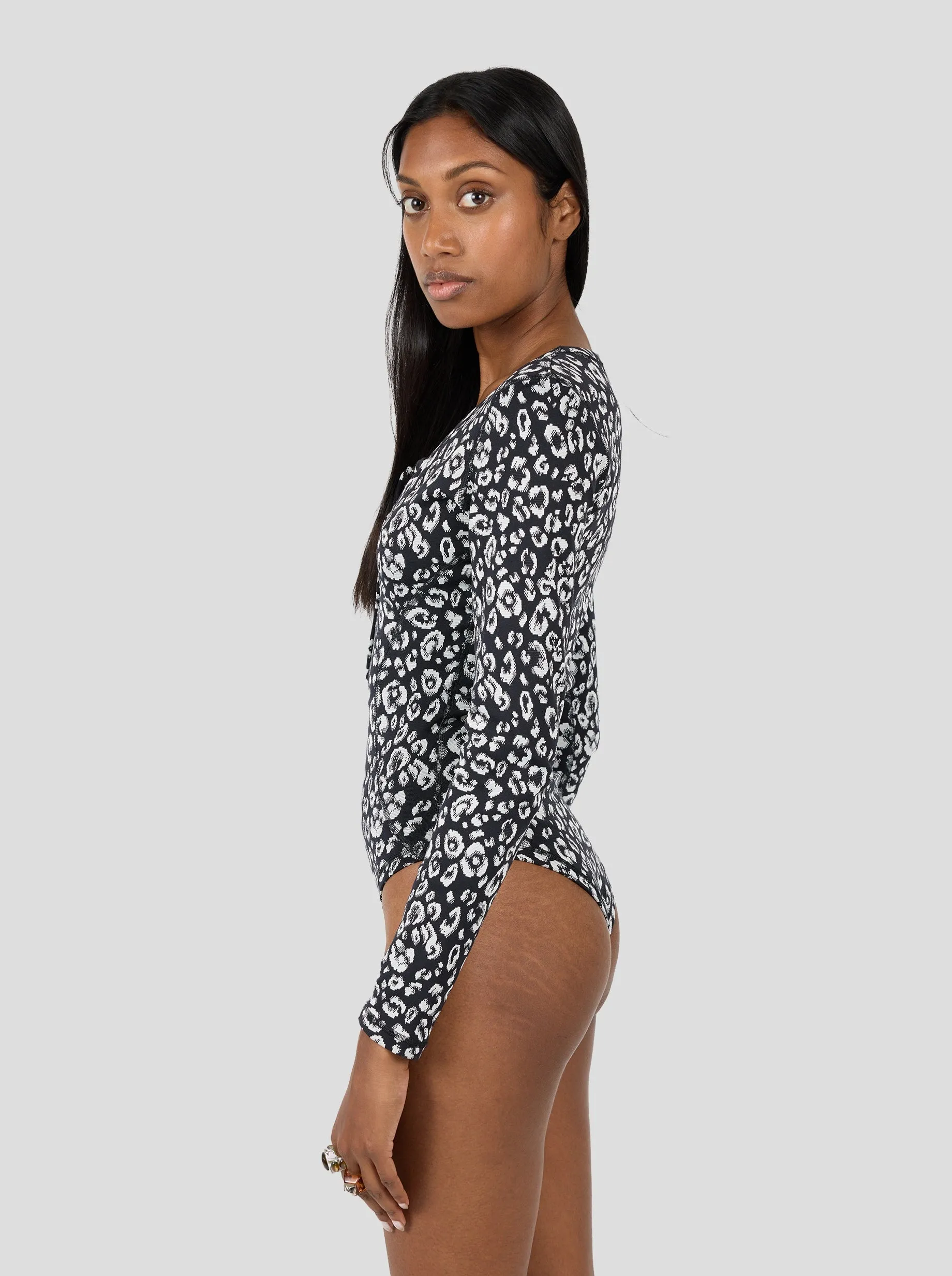 Body Lou in schwarz-weißem Leoparden-Jersey