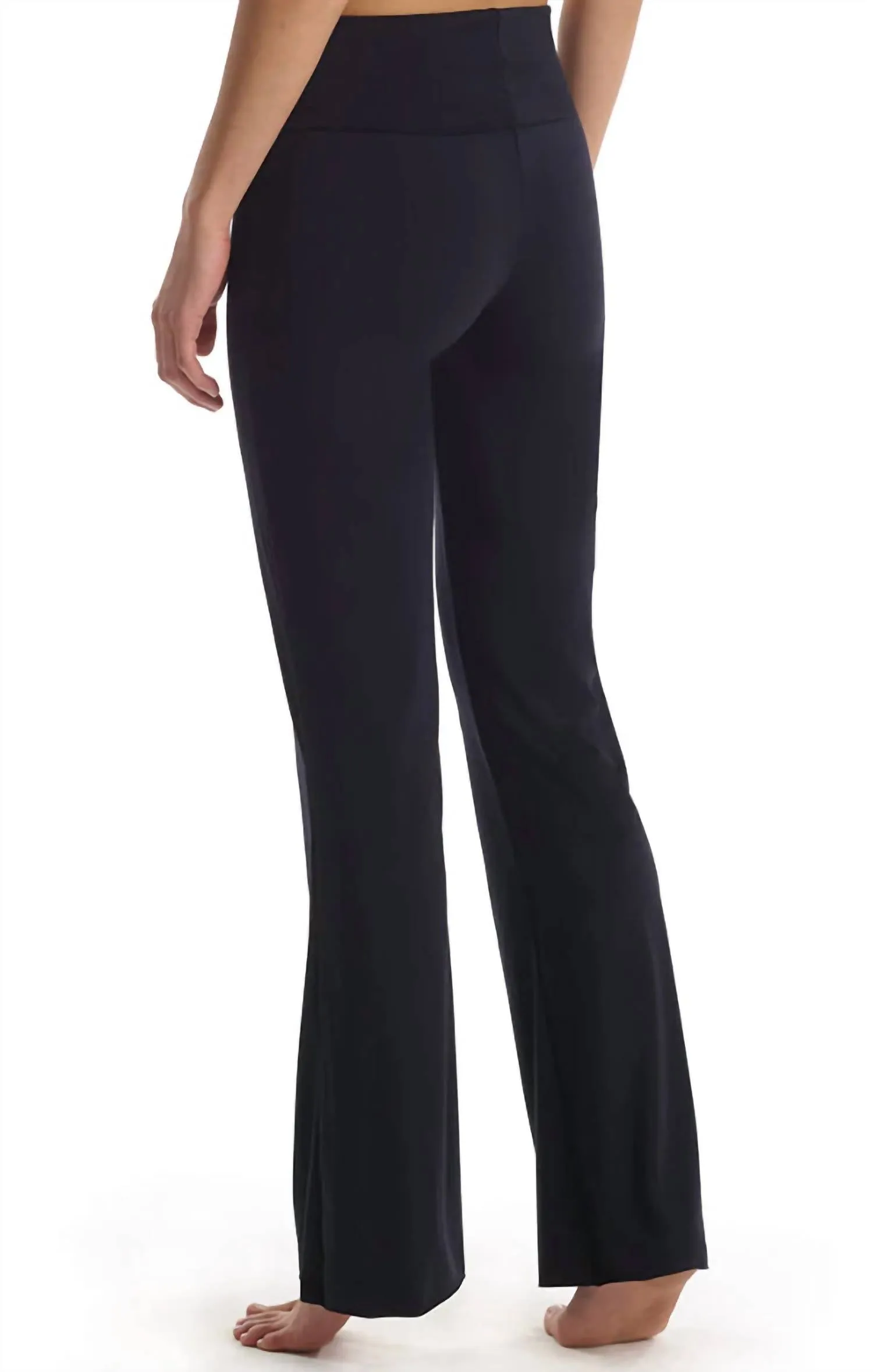 Butter Flare Legging in Schwarz