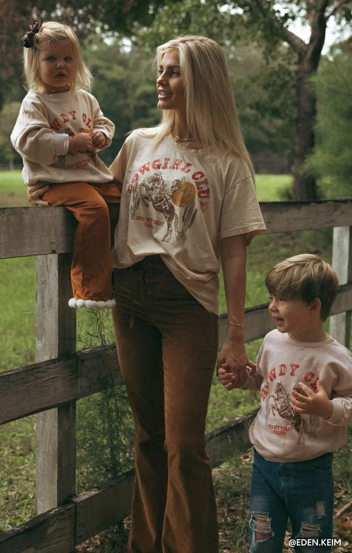 Davis Sweatshirt ~ Vintage Howdy Grafik