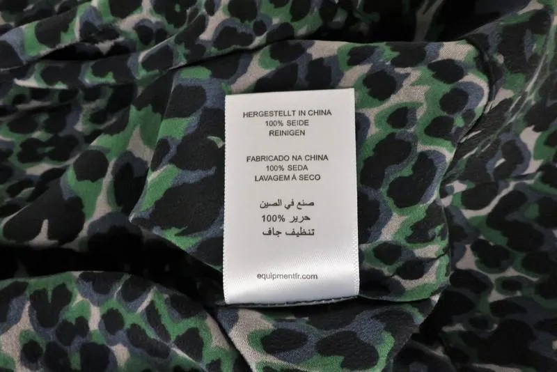 Equipment Bluse Abeline Leopardenprint Seide Größe Extra Small Glockenärmel Top