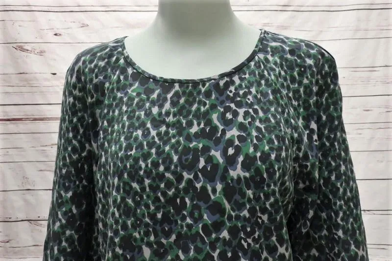 Equipment Bluse Abeline Leopardenprint Seide Größe Extra Small Glockenärmel Top