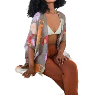 Florales Motiv Boho Festival Überwurf-Kimono in Taupe