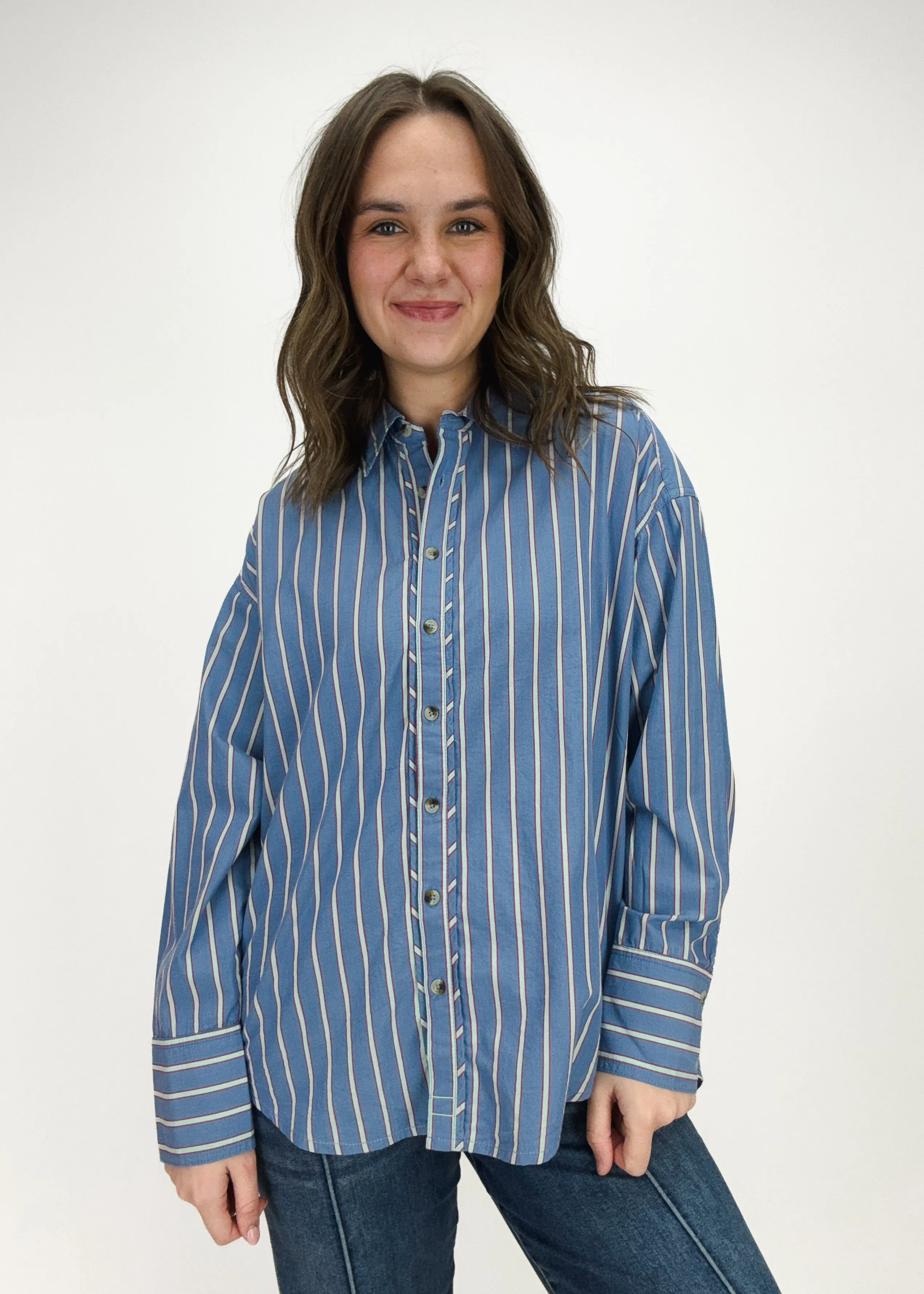 Free People Gestreiftes Varsity-Stil-Shirt