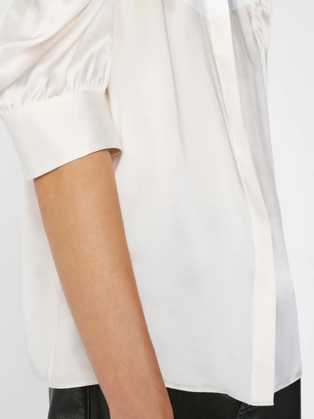 Gillian Top -- Glänzendes Off-White