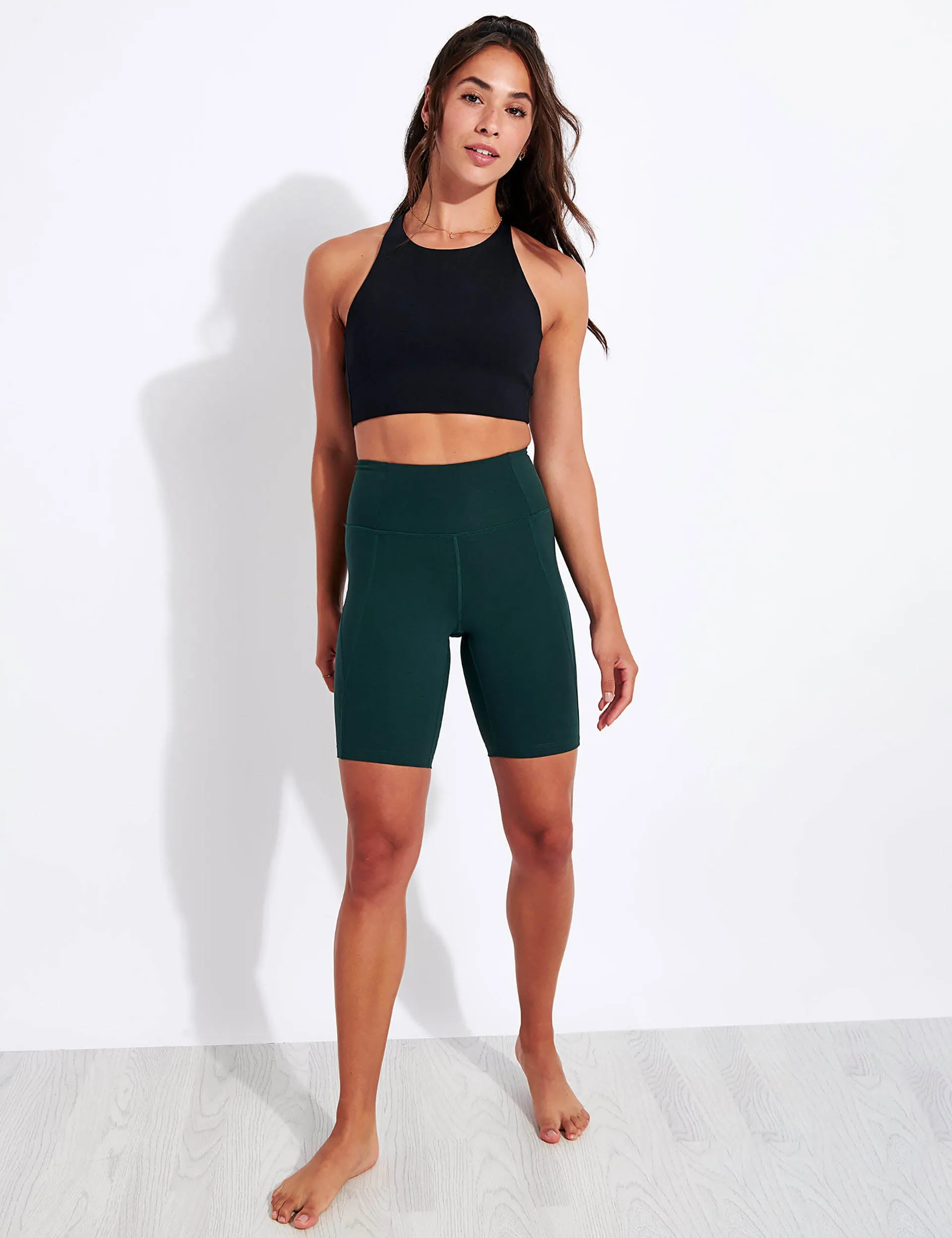 Hochgeschnittene Fahrradshorts - Moos