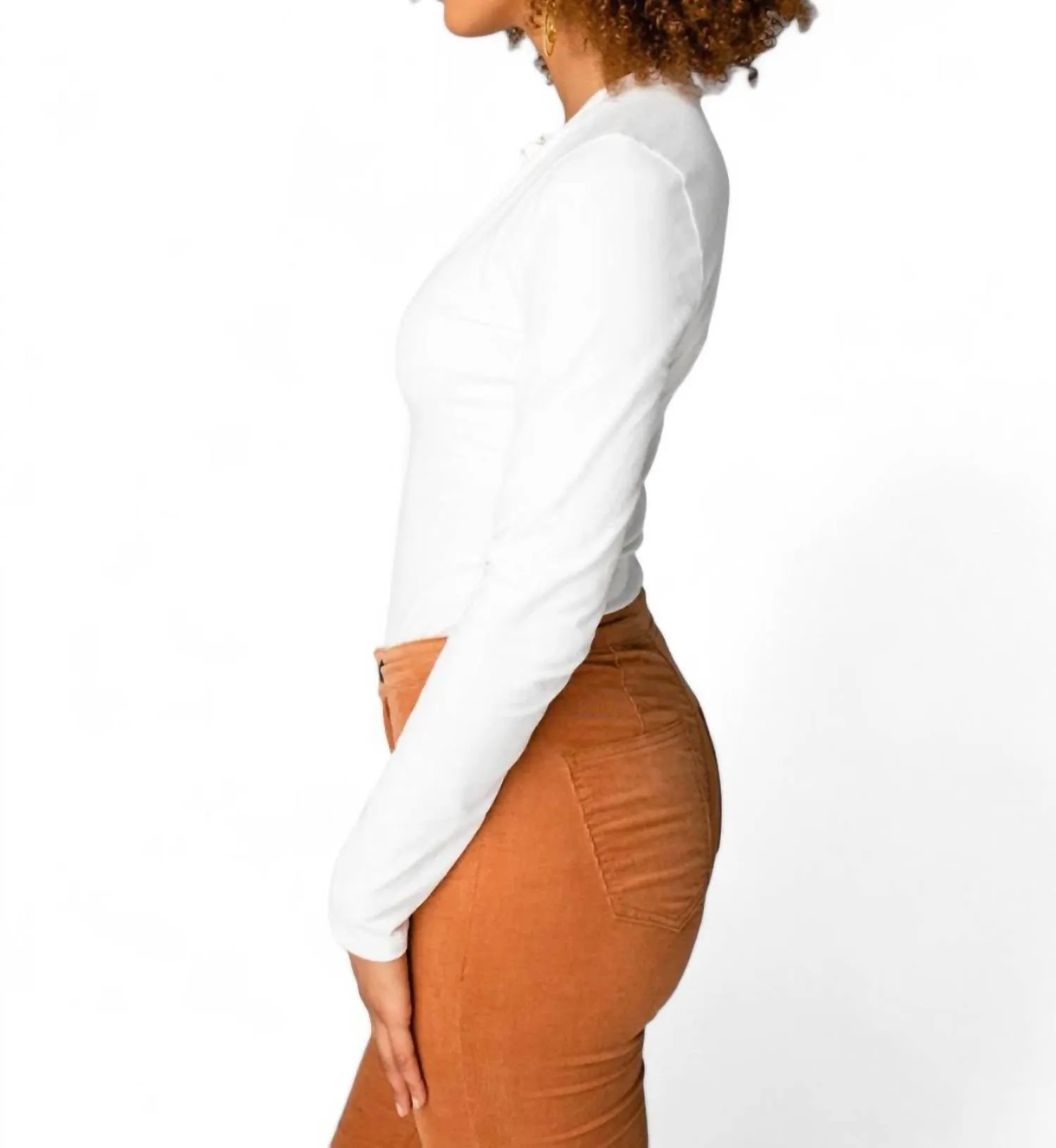 Ivy Henley Bodysuit mit Knopfleiste in Creme