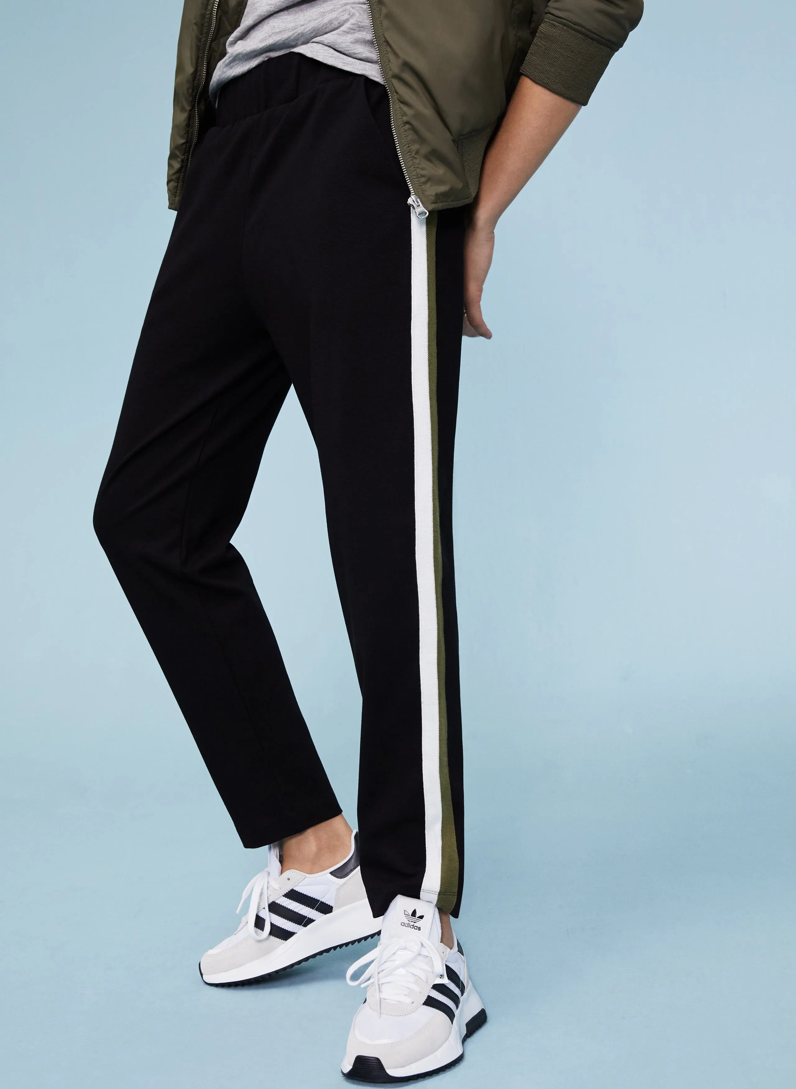 Jay LENZING™ ECOVERO™ Hose | Kaviar Schwarz & Olive