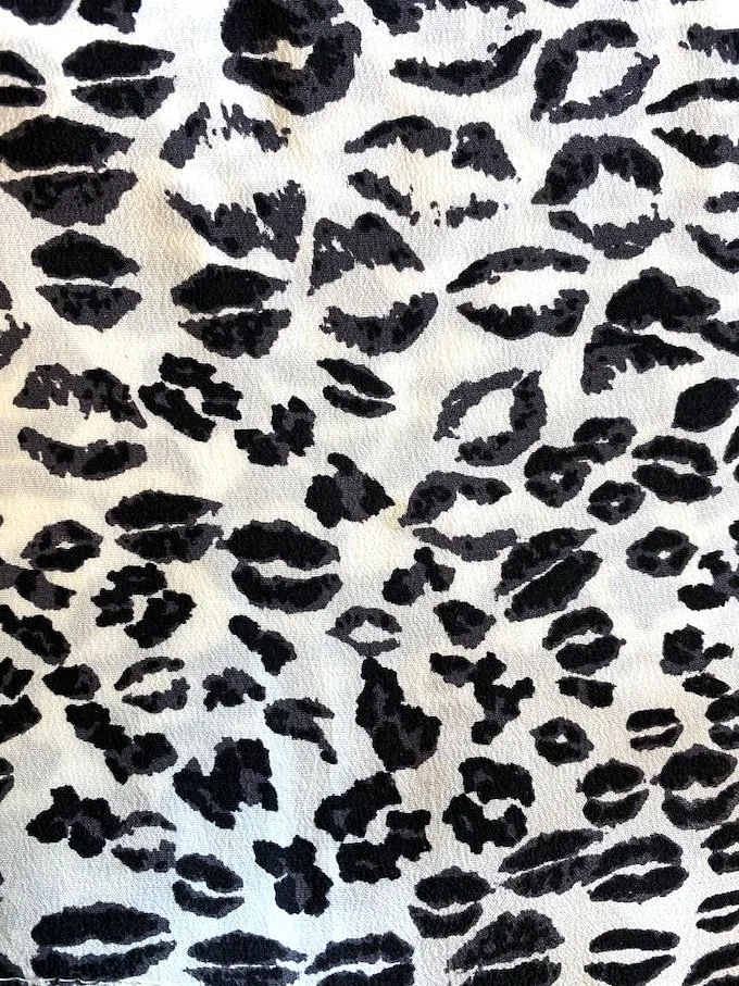 Joie Bluse Addie B Weiß/Schwarz Leopardenmuster Seide Größe Mittel 3/4-Ärmel Top