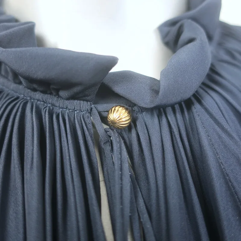Lanvin Bluse mit Krawattenverschluss und Rüschen in Marineblau, Matt-Satin, Größe 38