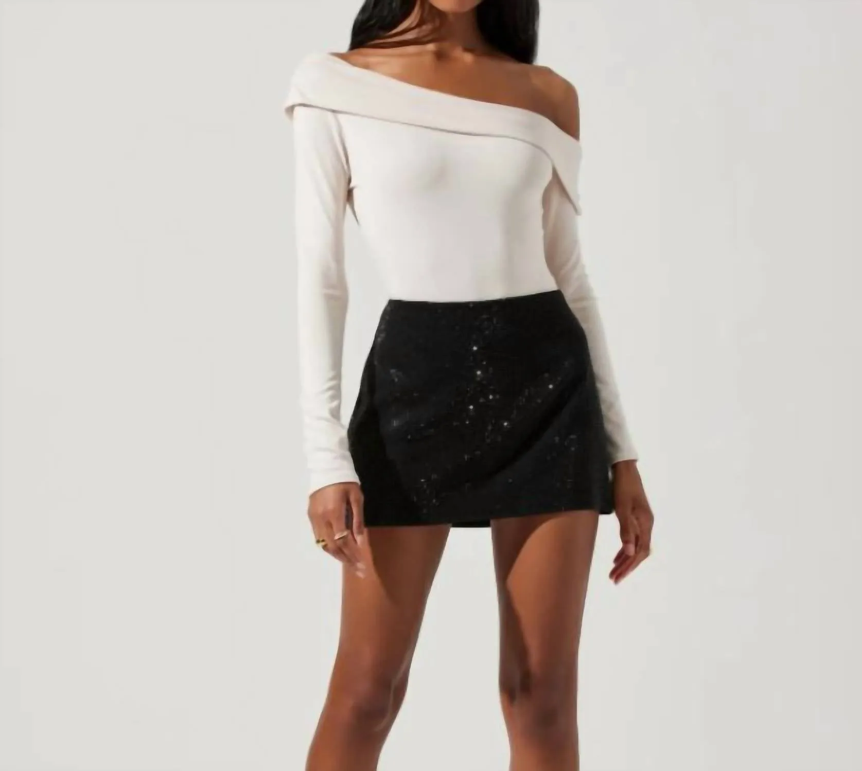 Lenore Off-Shoulder Bodysuit in Weiß