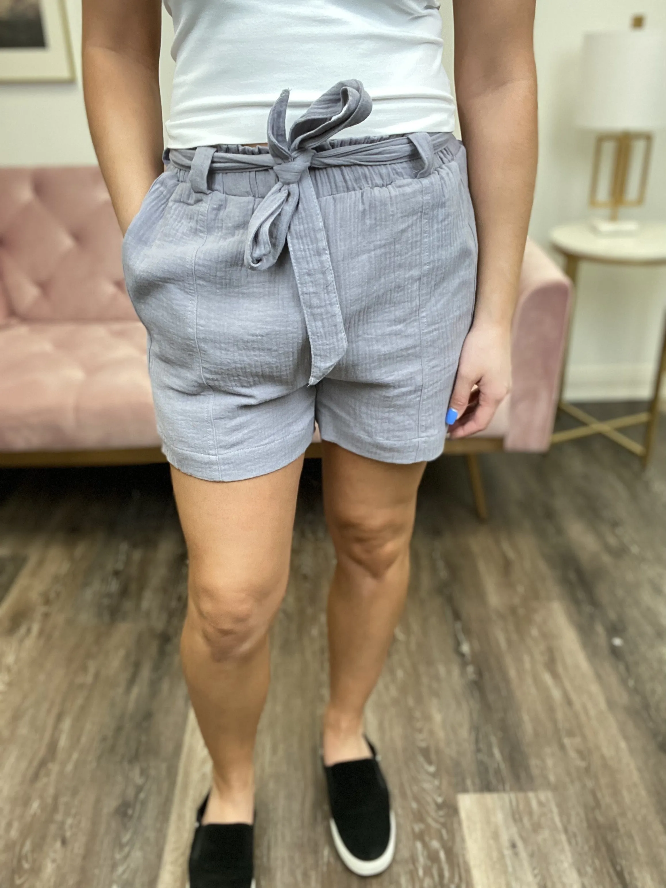 Let's Live It Up Damen Shorts mit abnehmbarem Gürtel