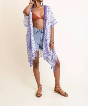 Leichter Boho-Festival-Kimono mit verspieltem Blumen- und Paisley-Muster in Lila, Blau und Weiß