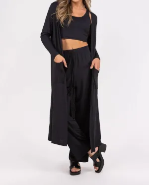 Linden Luxury Atmungsaktives Rippen-Strick-Lounge-Set in Schwarz