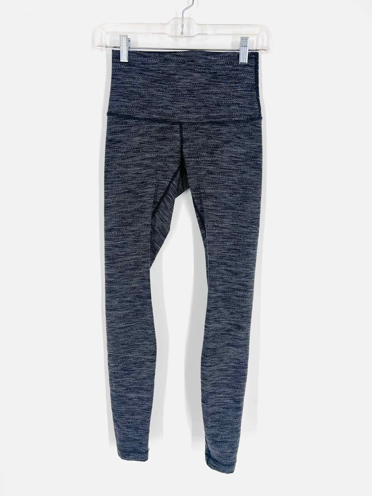 Lululemon Athletica Größe 4 Aktivitätsleggings in meliertem Grau mit strukturierter Optik
