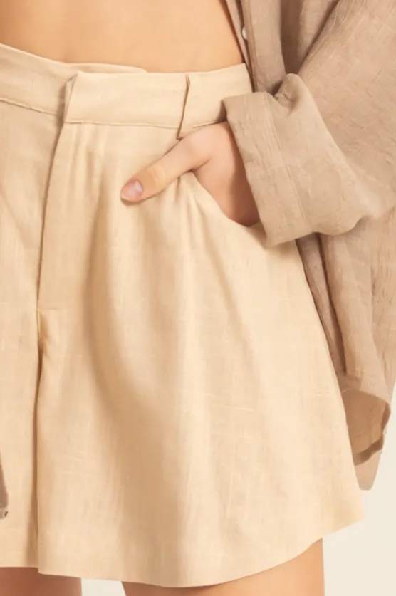 Mylah Weite Leinen-Shorts