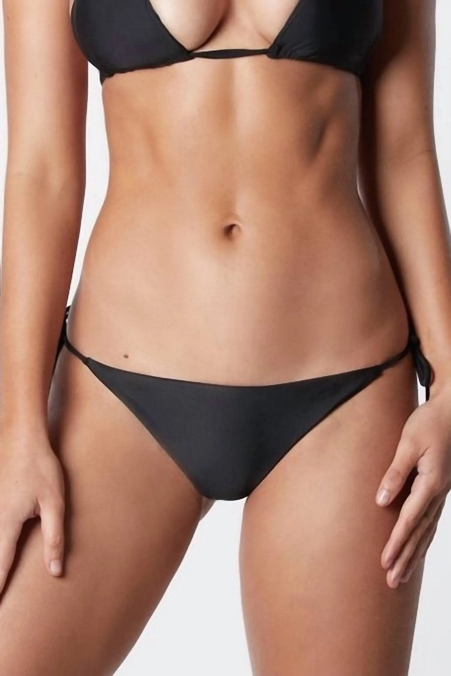 Seitlich gebundenes Bikini-Unteil in Schwarz