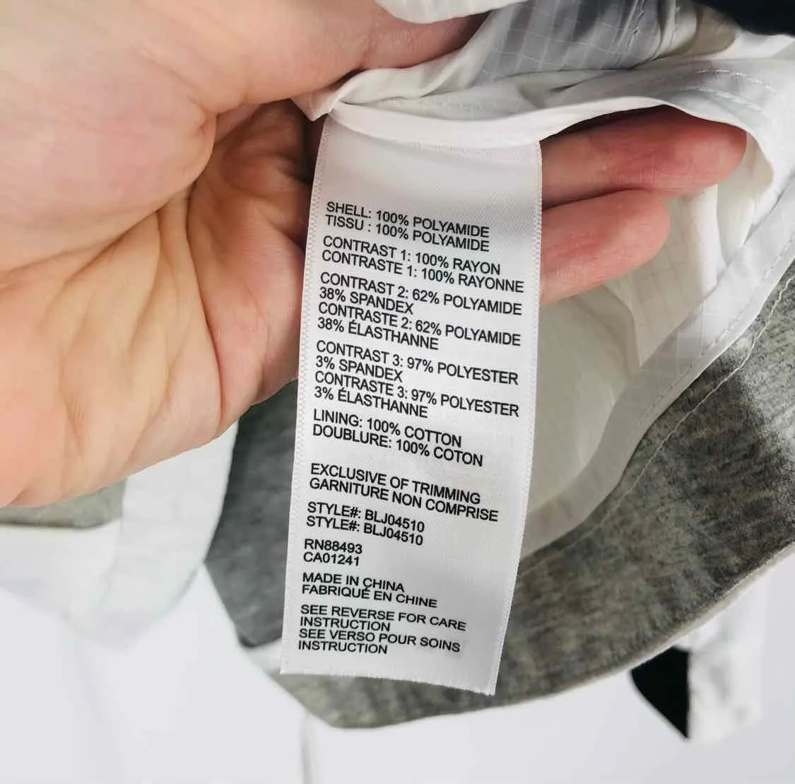 Designer-Jacke mit Farbkombination Weiß/Schwarz/Grau in Größe M