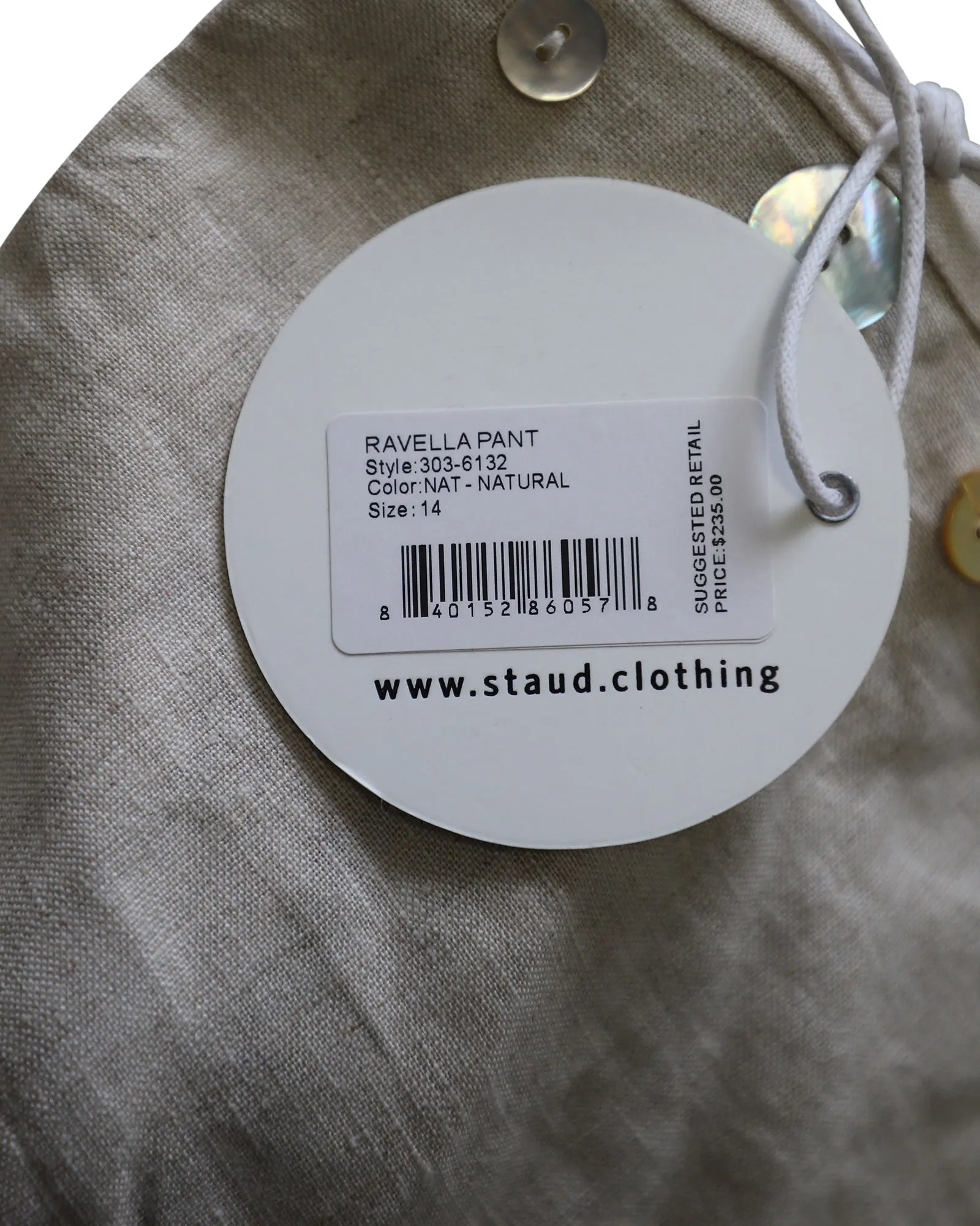 Staud Ravella Hose mit Knopfdetails in beigem Leinen