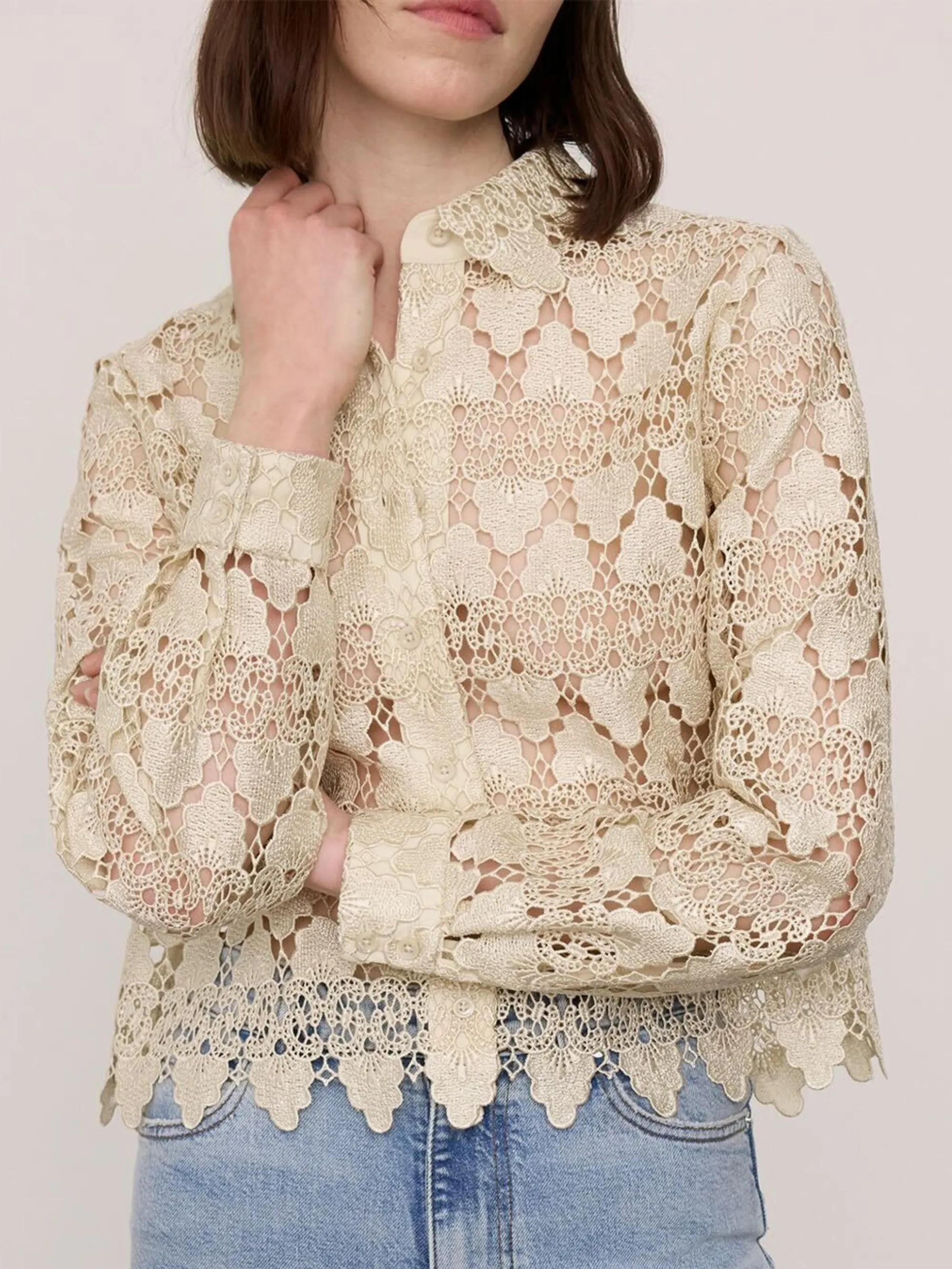 Die Spitzen-Bluse mit Knopfleiste -- Ecru