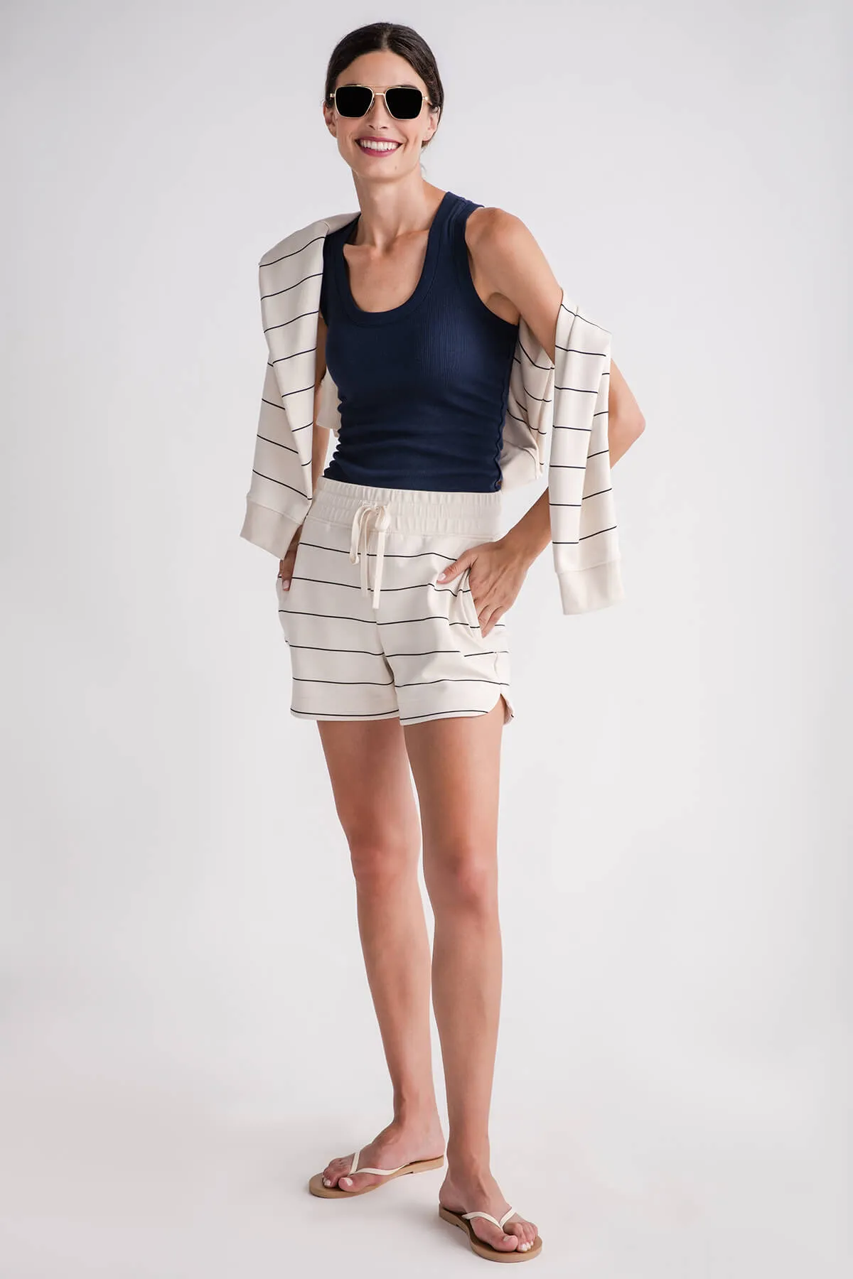 Thread and Supply Gestreifte Shorts