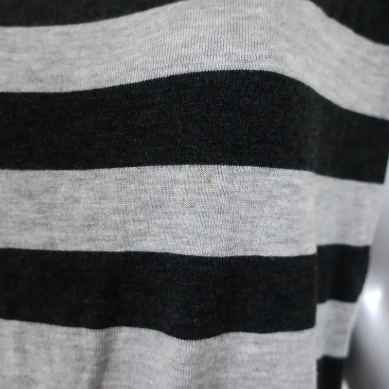 Vince Gestreiftes Strickoberteil Grau Kaschmir-Mix Größe Mittel Kurzarm Pullover