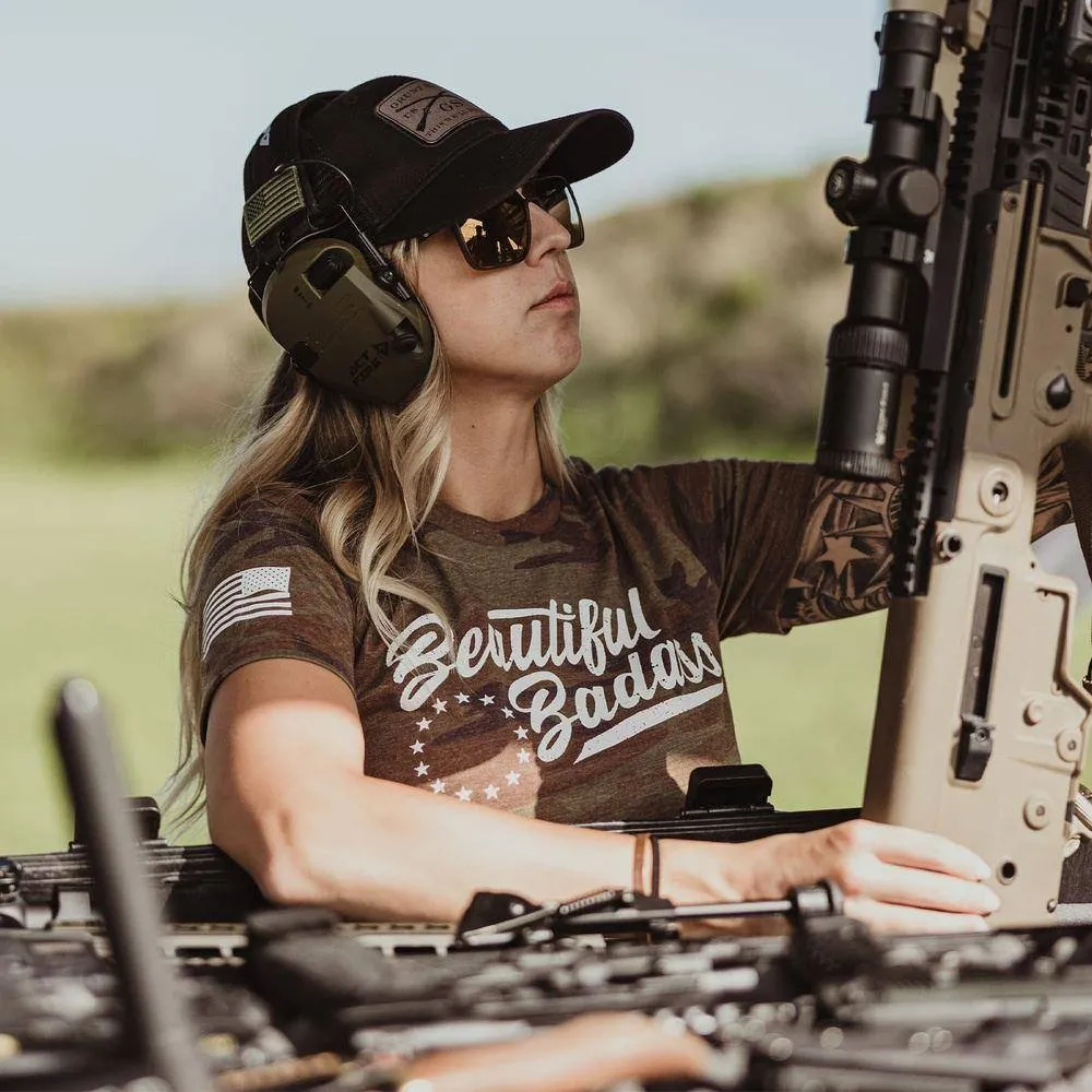 Frauen T-Shirt Schön und Tough - Waldtarnung
