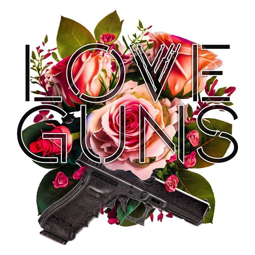Women's Love Guns Slim Fit T-Shirt - Weiß
